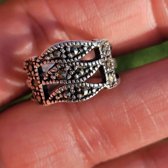 Vintage 925 sterling silver Art Deco style swirl marcasite pinky or midi ring - Picture 15 of 16